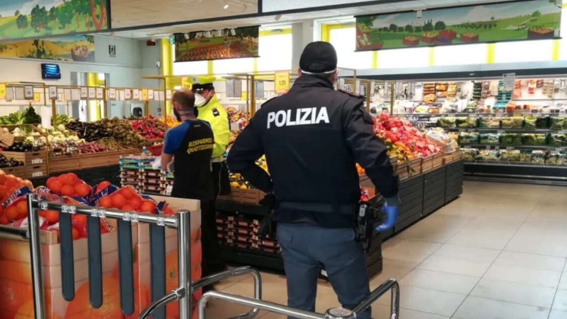 Nel supermercato è dovuta intervenire la polizia (foto di repertorio)
