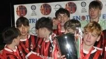 La sorpresa si è materializzata: la Bracco-Annovazzi Cup torna a tingersi di rossonero. Per la prima volta il Milan mette... La sorpresa si è materializzata: la Bracco-Annovazzi Cup torna a tingersi di rossonero. Per la prima volta il Milan mette...