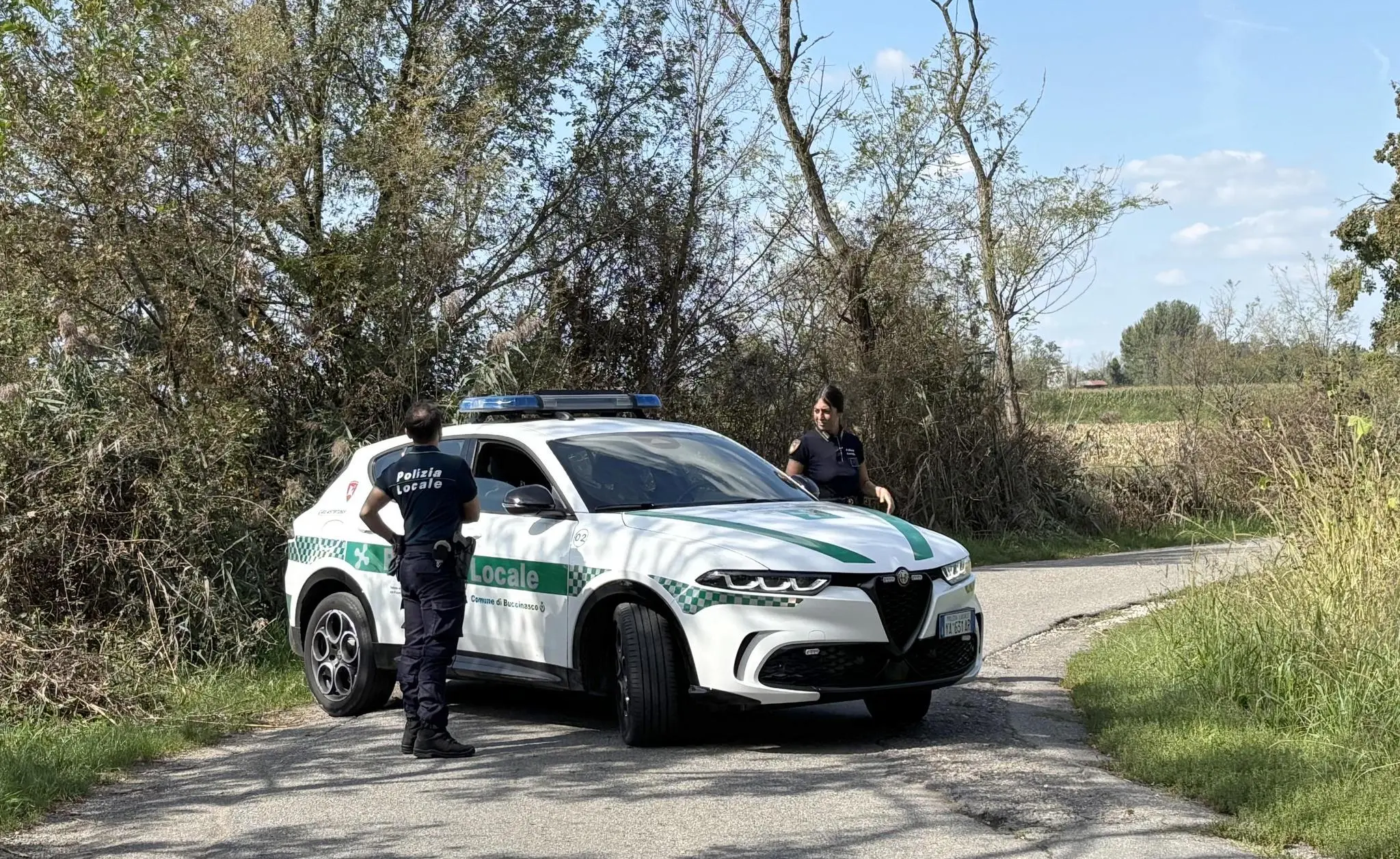 Sparatoria nei campi di Buccinasco. Un 48enne ferito al volto e al torace