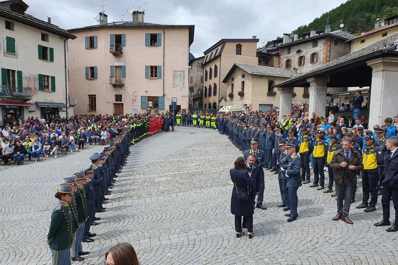 Bormio, funerali dei tre Finanzieri morti in Valmasino