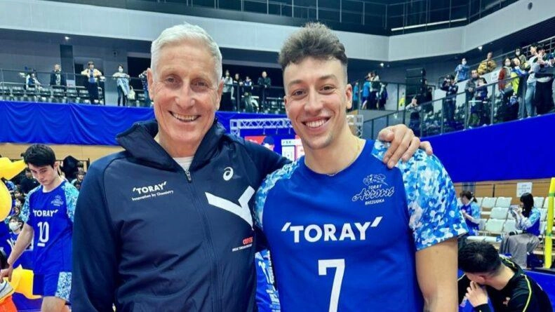 Francesco Recine col papà Stefano giocatore in A per 17 stagioni Mamma Beatrice ha vinto una Champions con Ravenna Francesco Recine col papà Stefano giocatore in A per 17 stagioni Mamma Beatrice ha vinto una Champions con Ravenna