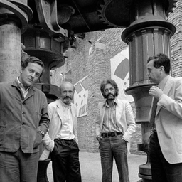 Il racconto fotografico di Lorenzo Capellini in mostra a Milano