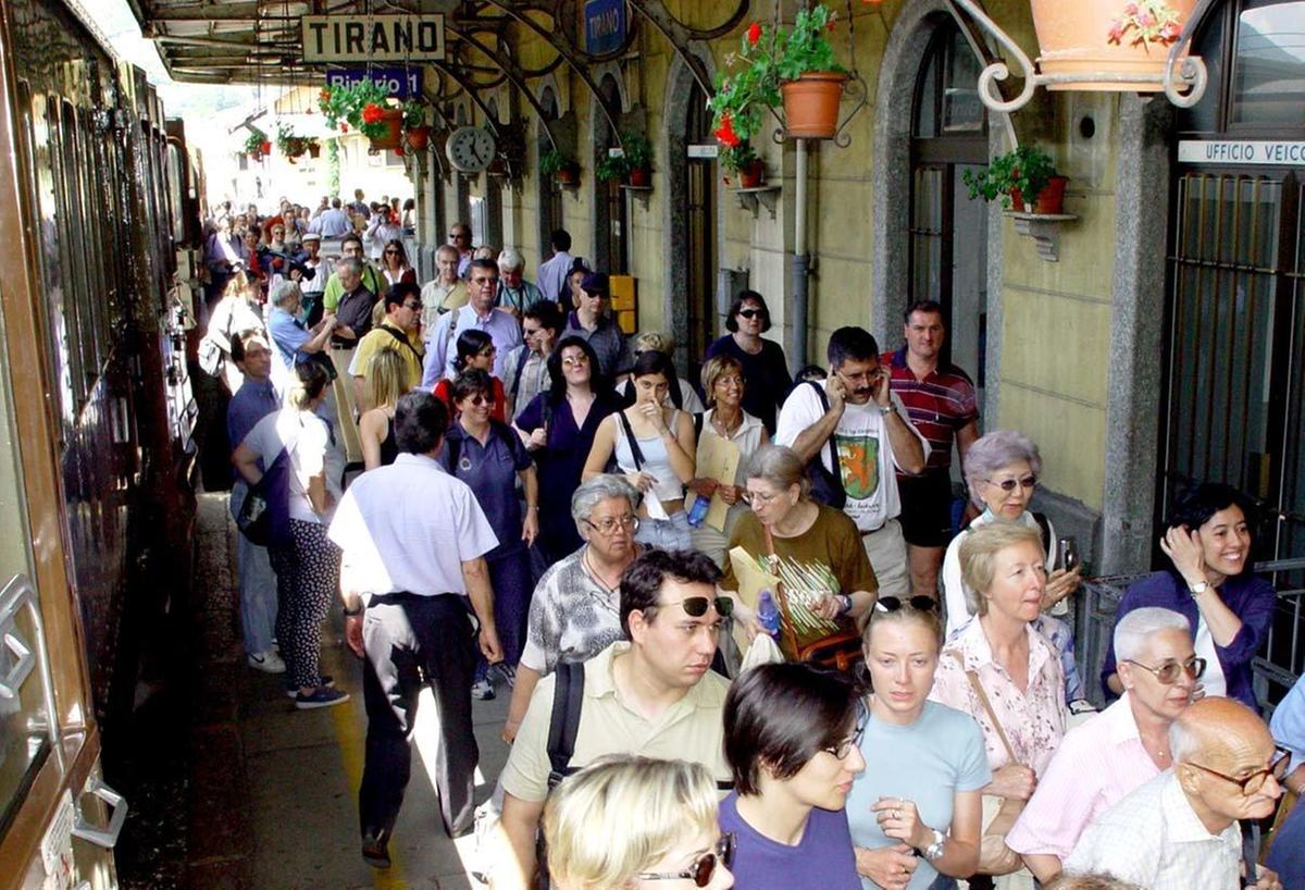 Linea ferroviaria Milano Tirano a un passo dal record disservizi Linea ferroviaria Milano Tirano a un passo dal record disservizi