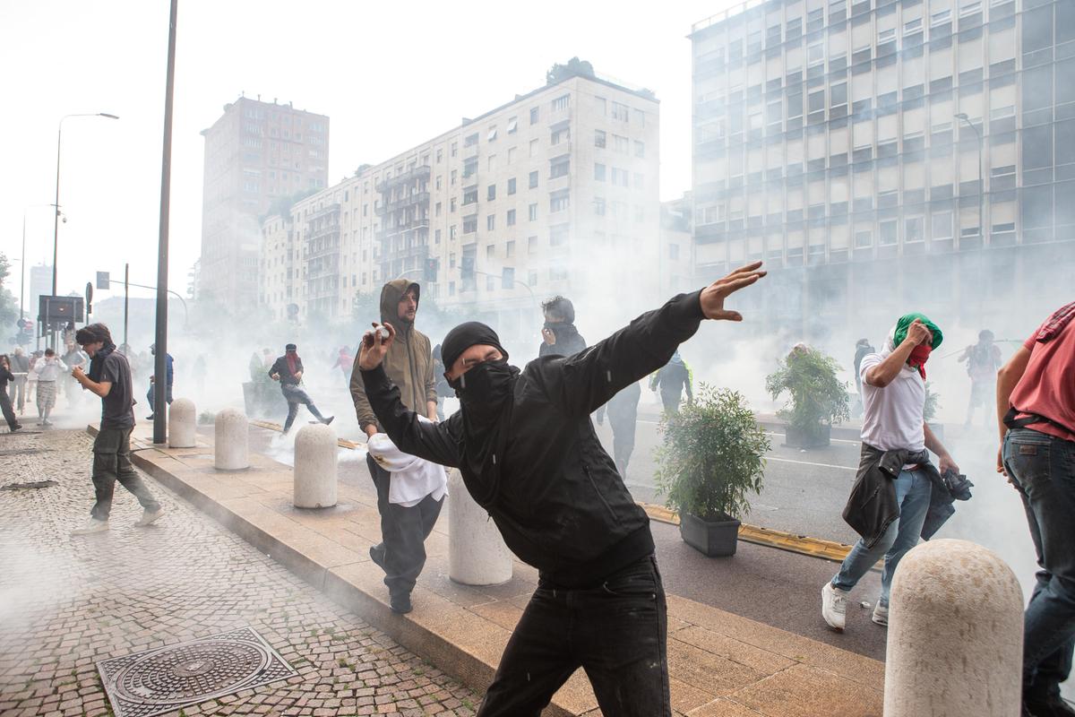 Anarchici, giovani slegati dai movimenti, italiani di seconda generazione: chi sono i violenti che hanno rovinato l’evento pro Gaza Anarchici, giovani slegati dai movimenti, italiani di seconda generazione: chi sono i violenti che hanno rovinato l’evento pro Gaza