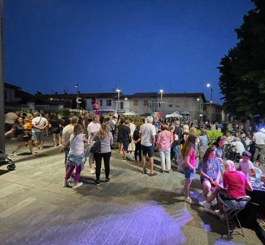 Una lunga serata di festa. Spettacoli, sapori e giochi. Tutti in piazza, c’è Tiratardi Una lunga serata di festa. Spettacoli, sapori e giochi. Tutti in piazza, c’è Tiratardi