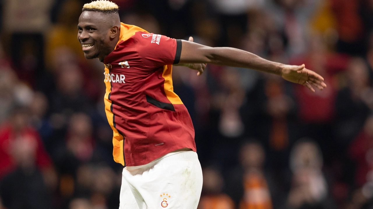 Juve, tutto sulle punte: il triangolo Kolo Muani, Osimhen, Vlahovic scalda l’estate