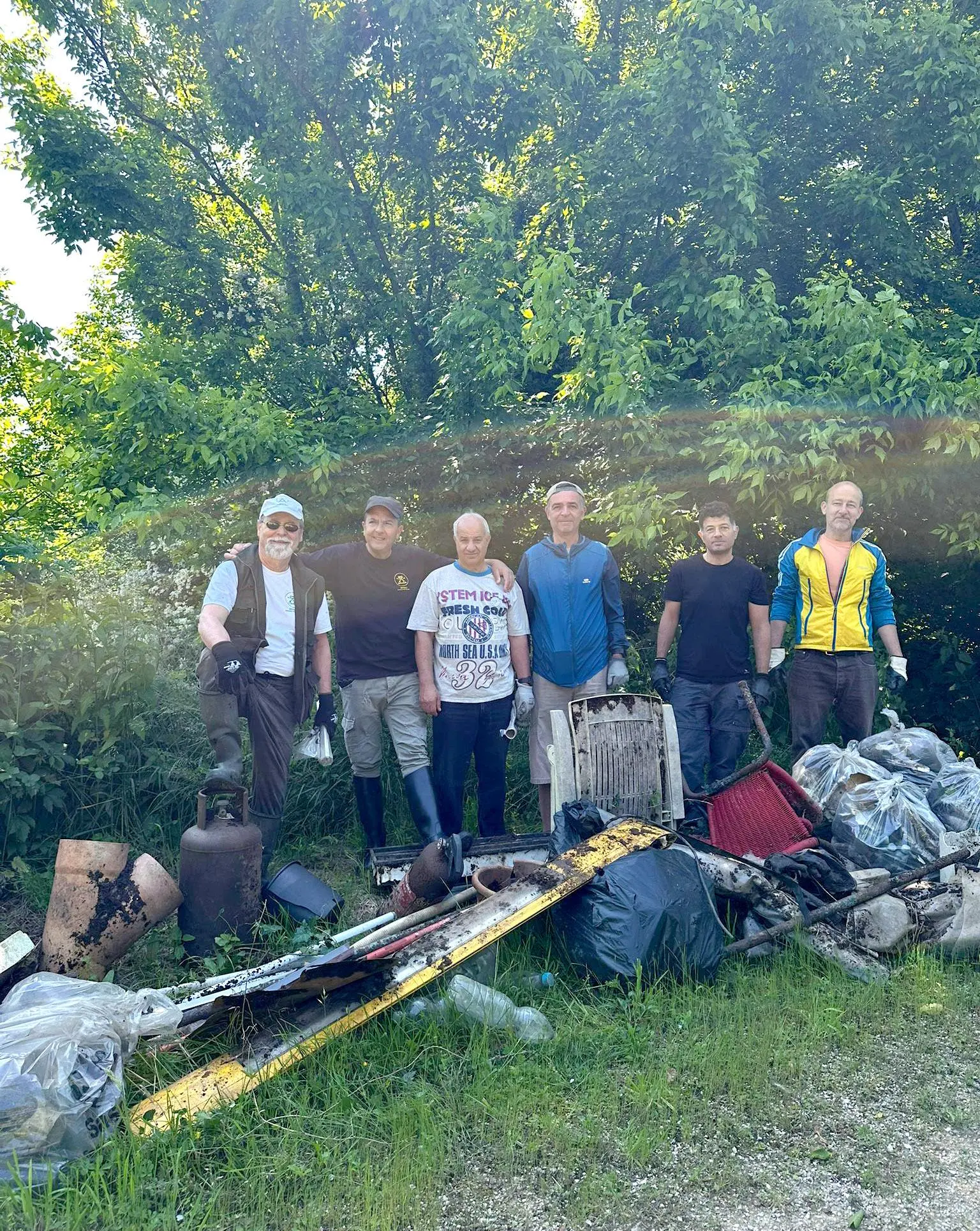 Sentinelle del Parco Agricolo Sud. Ripulito il “Bosco dei 100 passi“