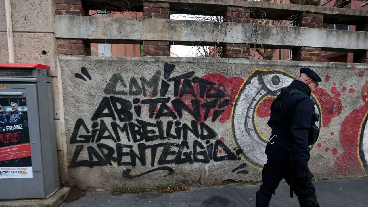 Nel 2018 il blitz dei carabinieri contro il Comitato abitanti Giambellino Lorenteggio con 9 arresti Nel 2018 il blitz dei carabinieri contro il Comitato abitanti Giambellino Lorenteggio con 9 arresti