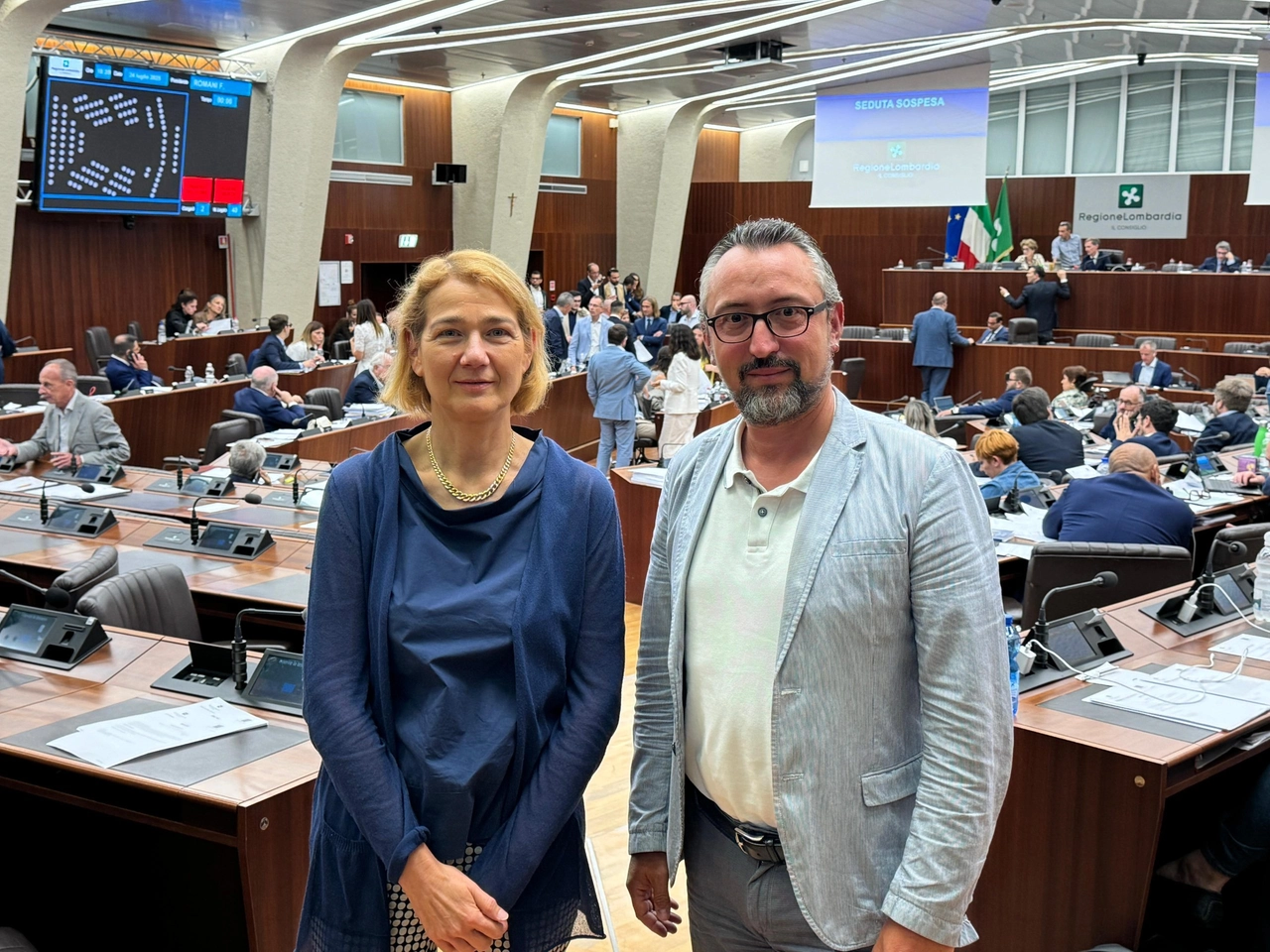 I consiglieri regionali Vallacchi e Piloni in aula