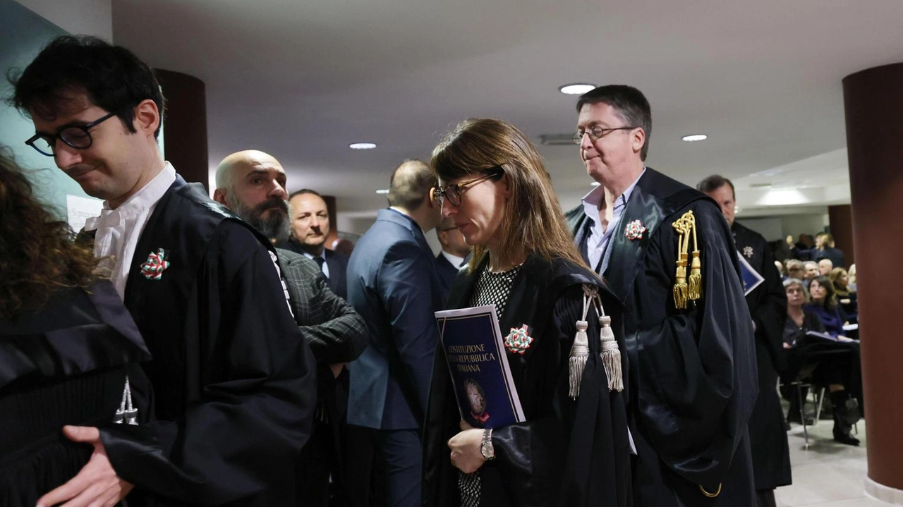 L’uscita in massa dei magistrati (moltissimi i giudici) dall’aula quando ha preso la parola la rappresentante del Csm L’uscita in massa dei magistrati (moltissimi i giudici) dall’aula quando ha preso la parola la rappresentante del Csm