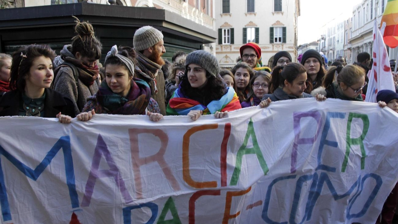 Questo pomeriggio a Como appuntamento con la Marcia della Pace, un’iniziativa del calendario del Mese della Pace 2025 comune ai... Questo pomeriggio a Como appuntamento con la Marcia della Pace, un’iniziativa del calendario del Mese della Pace 2025 comune ai...