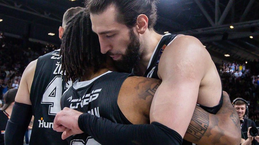 Virtus Bologna in campo per lo scudetto: una vittoria per Achille Polonara