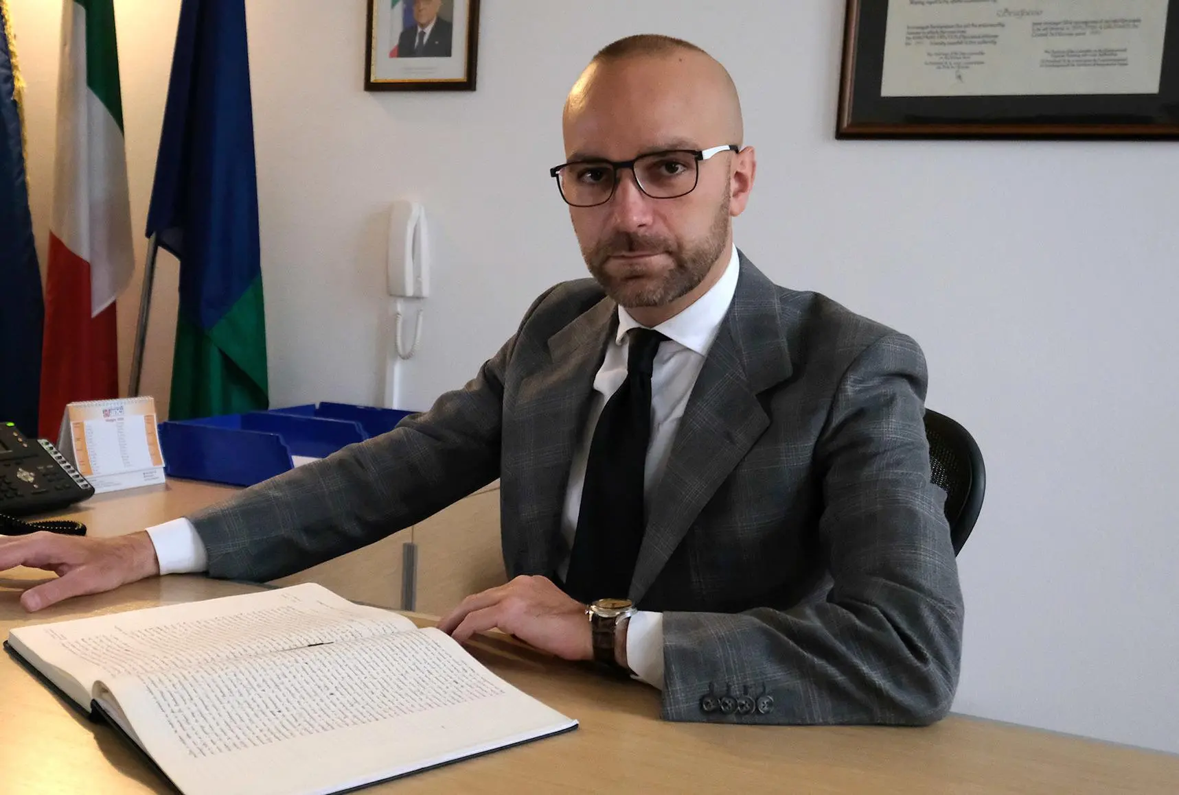 Brugherio, lotta ai cartelloni pubblicitari abusivi: multe e rimozione per 50