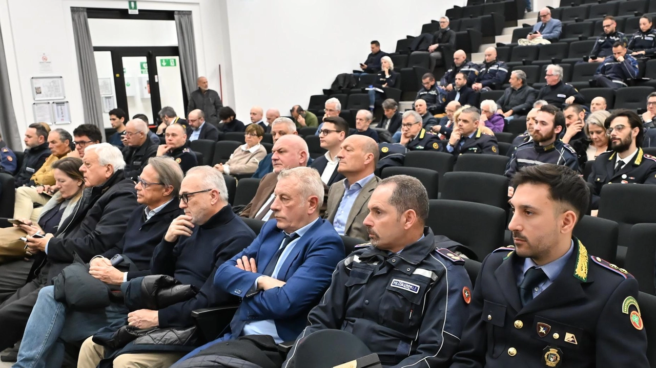 Rappresentanti delle istituzioni e delle forze dell’ordine che hanno partecipato alla riunione del Comitato provinciale per l’ordine e la sicurezza pubblica