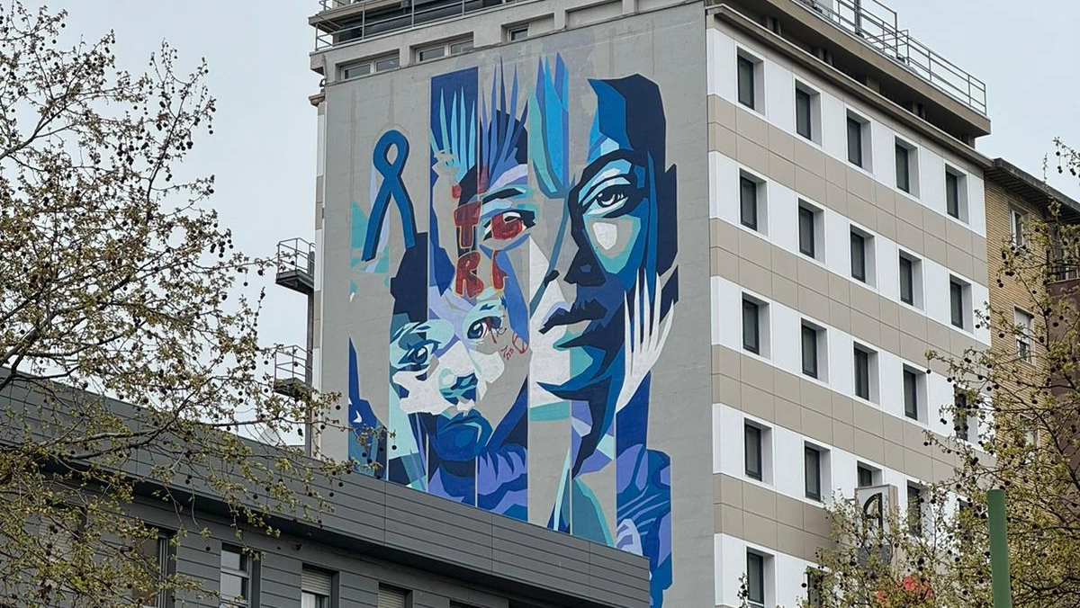 Blu Wall, il murale dedicato alla consapevolezza sull'autismo comparso a Milano
