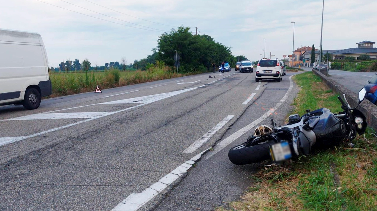 L'incidente avvenuto a Cava Manara con un motociclista in gravissime condizioni L'incidente avvenuto a Cava Manara con un motociclista in gravissime condizioni