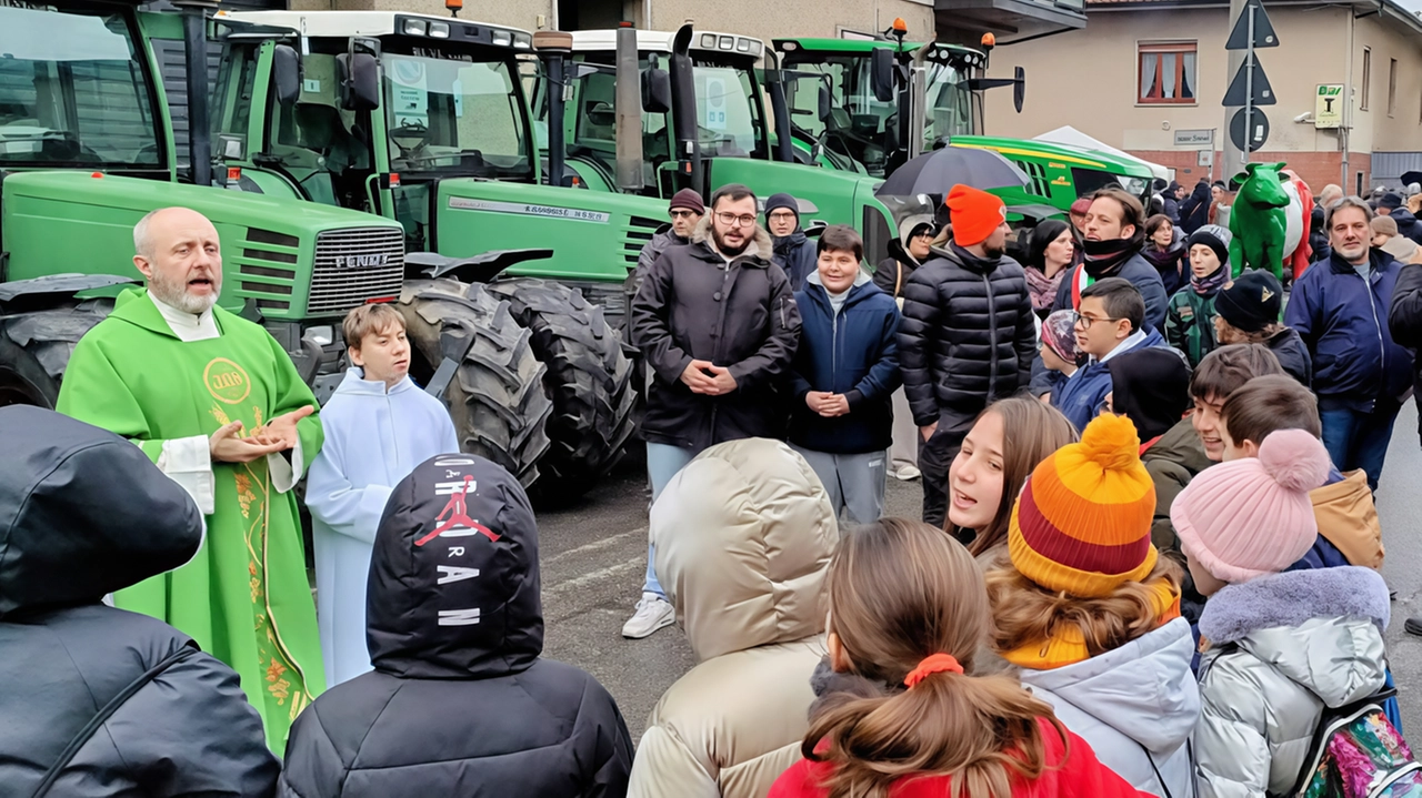 Il maltempo non ha fermato i "bisonti" delle campagne, a Bellinzago Lombardo sfilata e benedizione di rito per decine e... Il maltempo non ha fermato i "bisonti" delle campagne, a Bellinzago Lombardo sfilata e benedizione di rito per decine e...