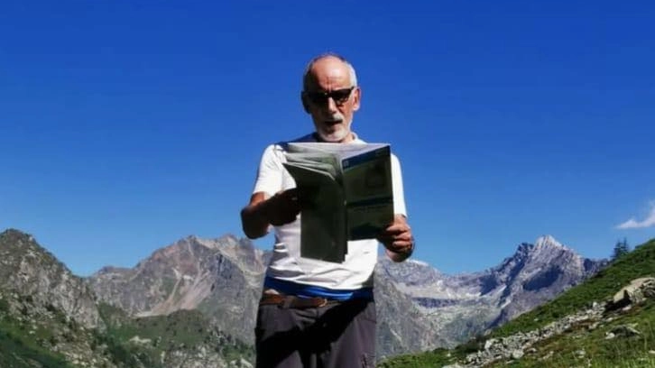 Marino Rabolini fa parte del gruppo segnaletica del Cai Varallo