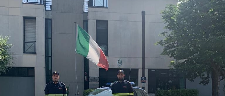 Accusato di aver messo a segno varie “truffe dello specchietto”, 20enne vìola il divieto di ritorno imposto dal Questore: denunciato