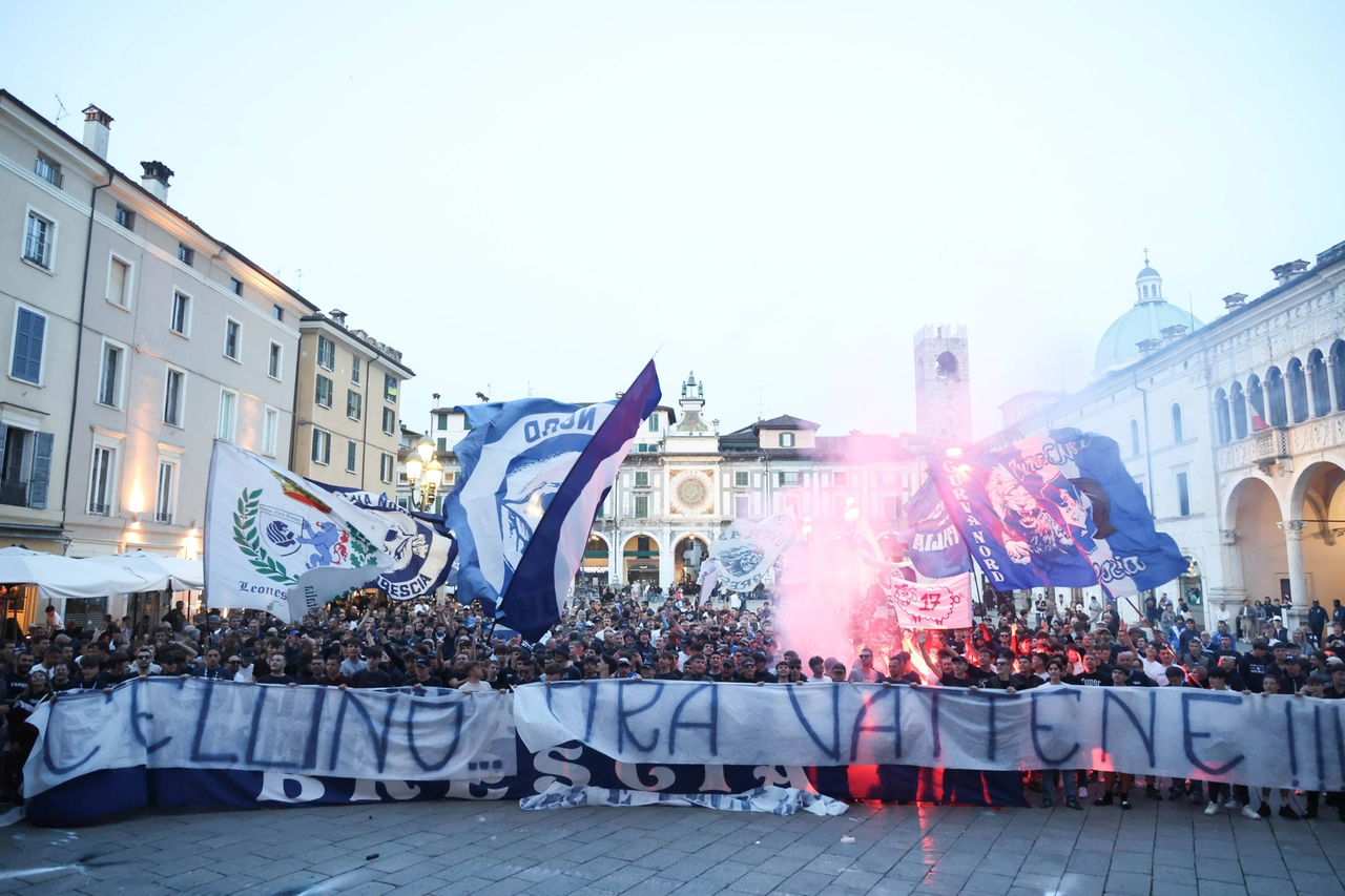 Brescia protesta tifosi Brescia calci