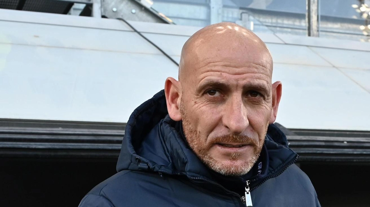 Il Mantova cerca tre punti cruciali contro il Cesena per la salvezza, con Mister Possanzini che guida la squadra con determinazione.