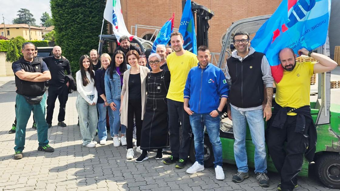 Santa Maria Hoè, tensione alla Ggt: gli operai senza stipendio bloccano l’attività Santa Maria Hoè, tensione alla Ggt: gli operai senza stipendio bloccano l’attività