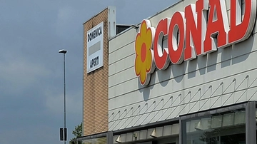 Assalto notturno al supermarket. Via la cassaforte