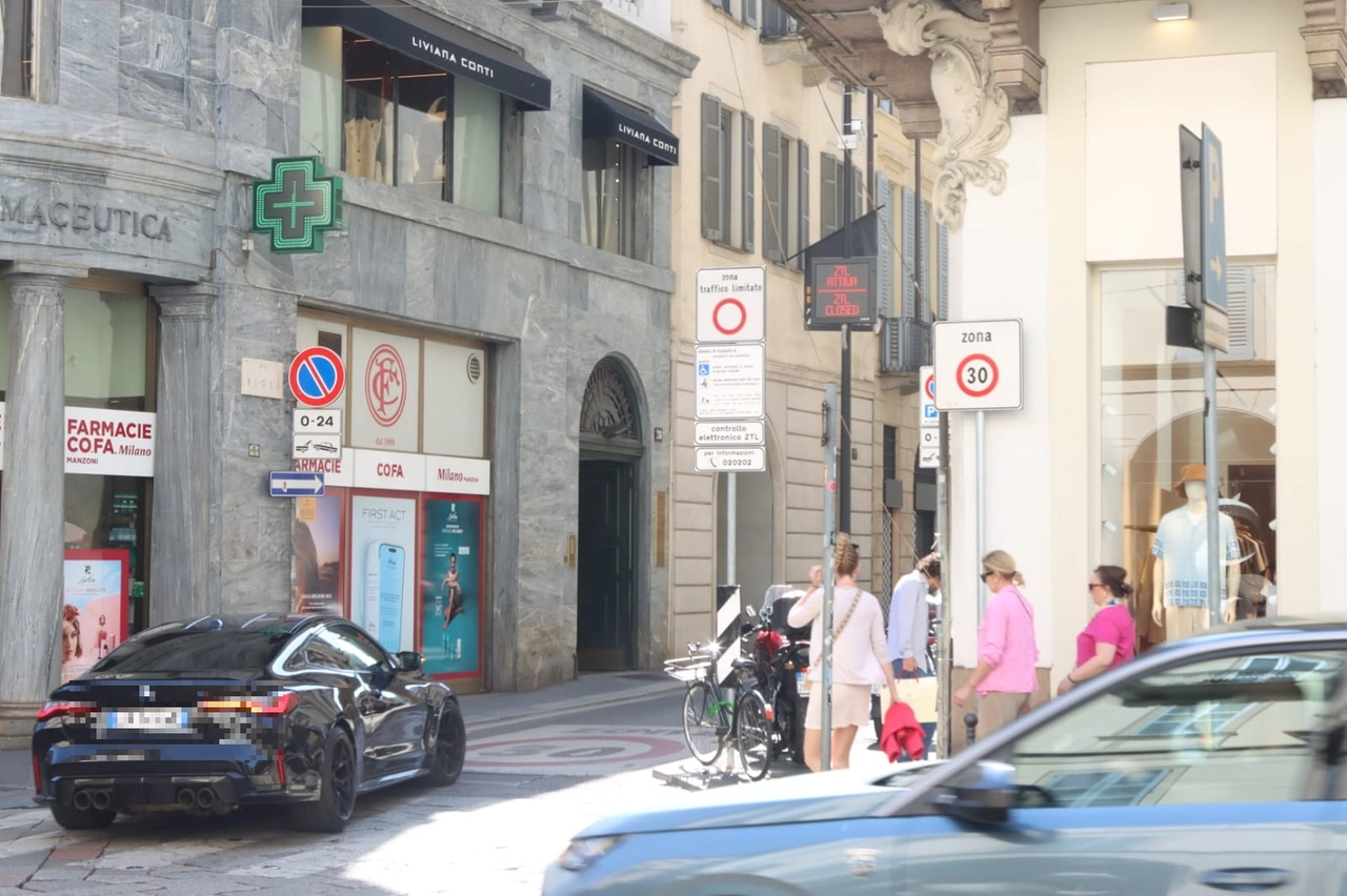 La rapina è andata in scena nel prestigioso Quadrilatero della Moda