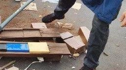 La droga trovata nei mobili La droga trovata nei mobili