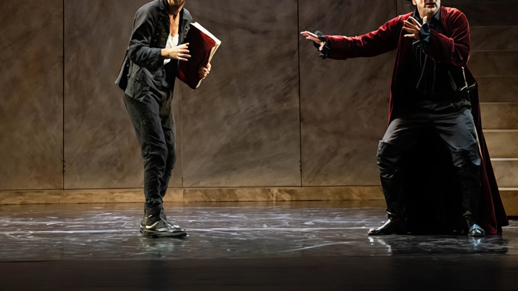 Arturo Cirillo porta a Brescia il suo nuovo spettacolo su Don Giovanni, un adattamento che fonde Molière e Mozart. In scena al Teatro Sociale dal 6 al 10 novembre. Arturo Cirillo porta a Brescia il suo nuovo spettacolo su Don Giovanni, un adattamento che fonde Molière e Mozart. In scena al Teatro Sociale dal 6 al 10 novembre.