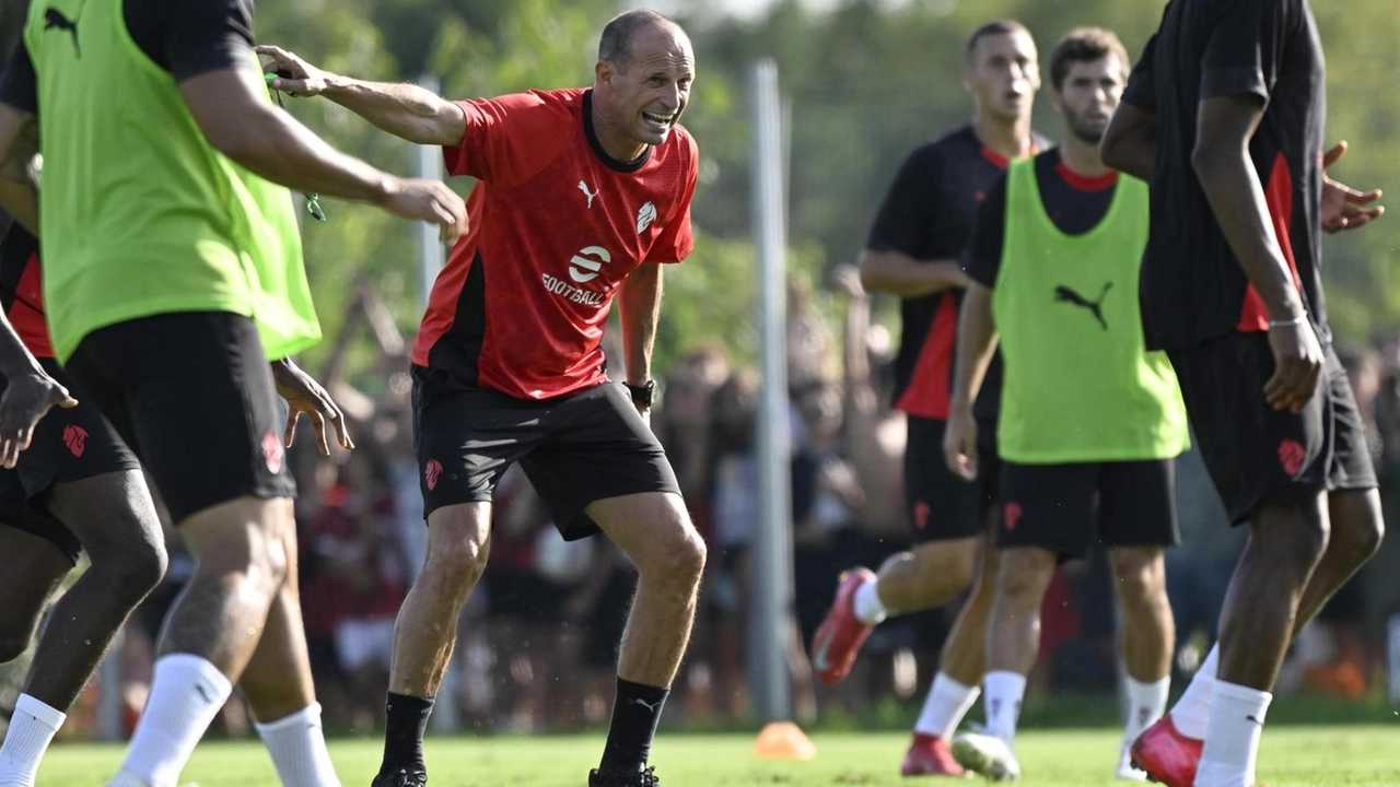 E’ terminata a Milanello con una partitella in famiglia (di fronte l’Under 23) la prima fase della preparazione estiva dei rossoneri guidati da Massimiliano Allegri