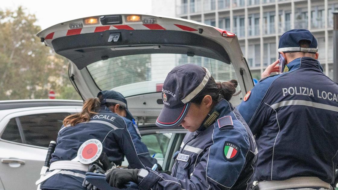 "Sono l’avvocato D’Ambrosio". La truffa all’anziana in via Monti e il blitz dei ghisa in Centrale "Sono l’avvocato D’Ambrosio". La truffa all’anziana in via Monti e il blitz dei ghisa in Centrale