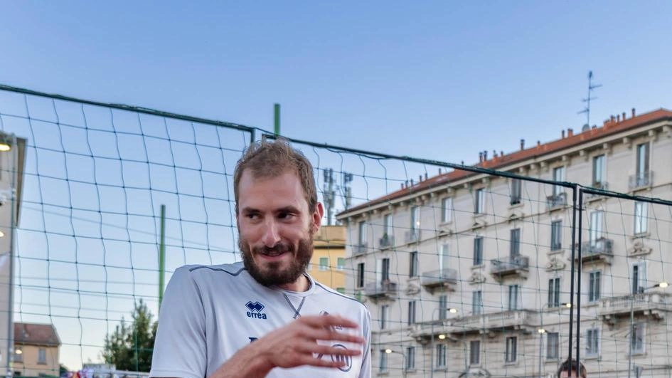Dopo otto anni alla corte dell’Allianz Powervolley del patron Lucio Fusaro domani contro Modena cala il sipario sulla carriera di un grande campione. Dopo otto anni alla corte dell’Allianz Powervolley del patron Lucio Fusaro domani contro Modena cala il sipario sulla carriera di un grande campione.