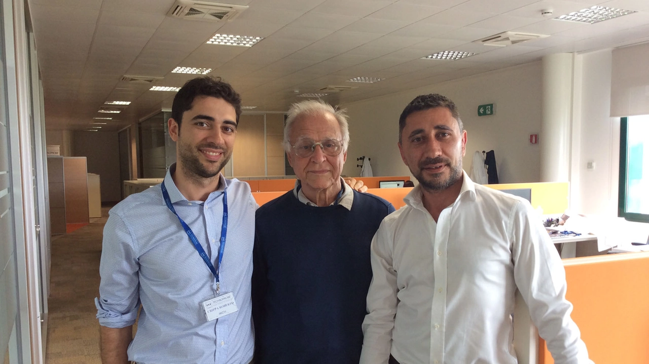 Giuseppe Crippa, fondatore di Technoprobe, tra i figli Roberto e Cristiano Giuseppe Crippa, fondatore di Technoprobe, tra i figli Roberto e Cristiano