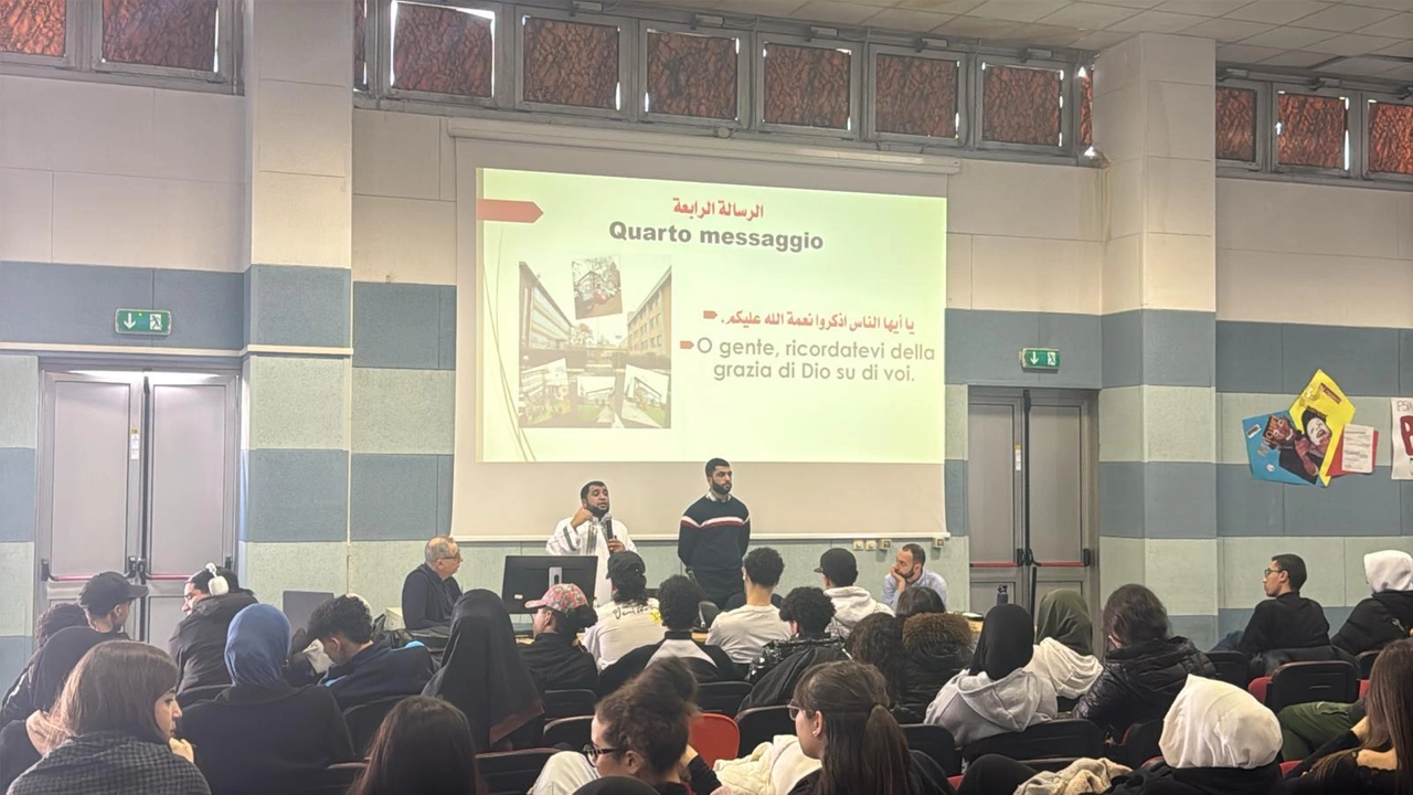 L’imam Al Bared del Centro culturale islamico all’Istituto Antonio Parma su iniziativa di una docente e del dirigente L’imam Al Bared del Centro culturale islamico all’Istituto Antonio Parma su iniziativa di una docente e del dirigente