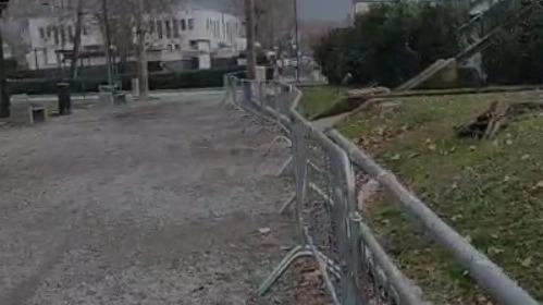 Una parte di lungo lago chiusa a Iseo e una a Sulzano, entrambe per lavori di messa in sicurezza,... Una parte di lungo lago chiusa a Iseo e una a Sulzano, entrambe per lavori di messa in sicurezza,...