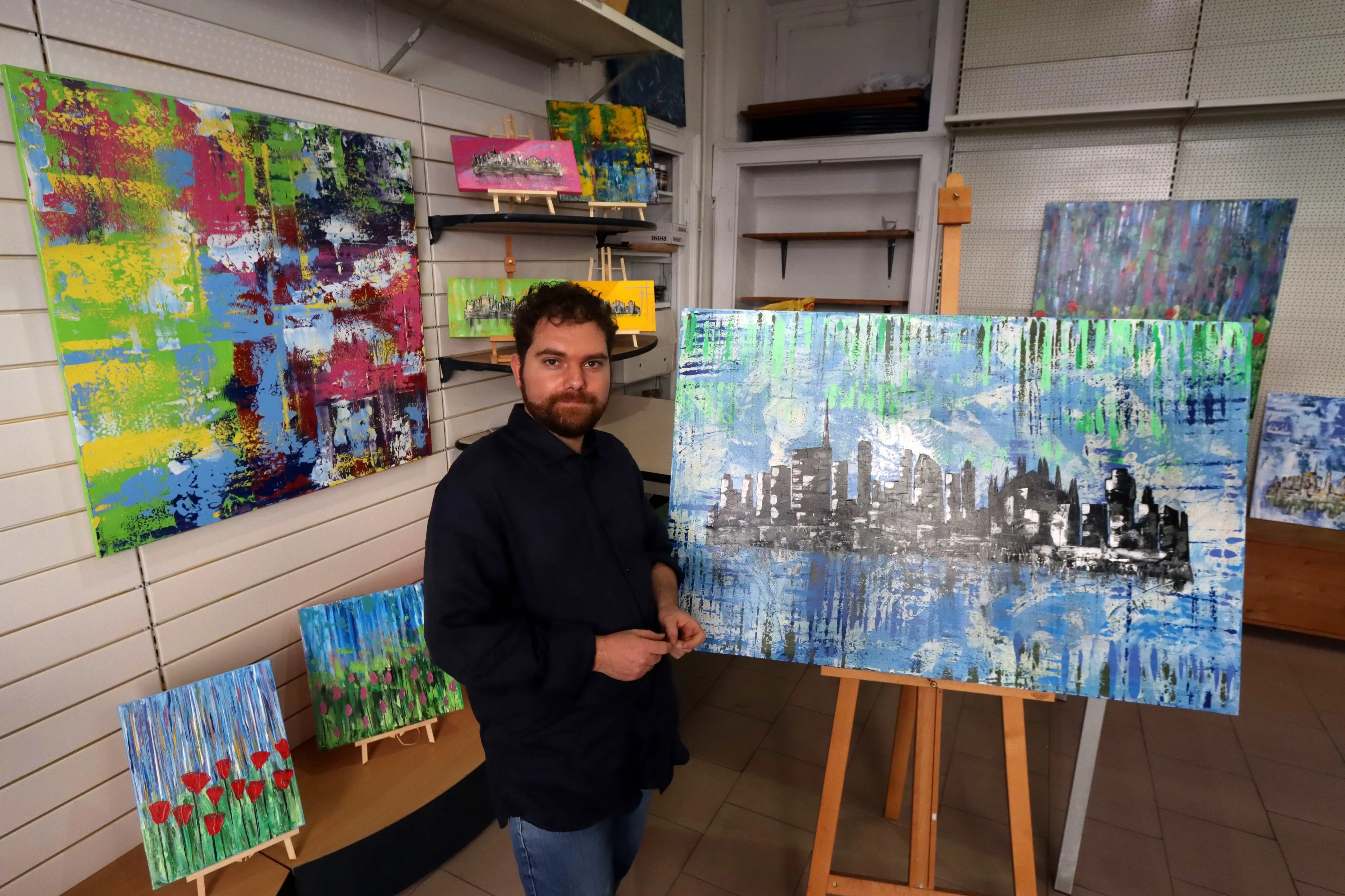 Piccola Galleria Autistica: come un artista non verbale ha trovato la sua voce attraverso la pittura