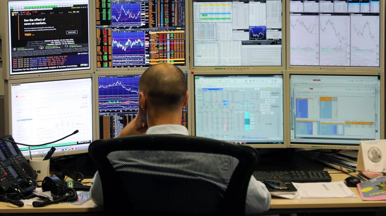 Il rendimento del decennale italiano sale al 3,53%, Oat al 3,55%
