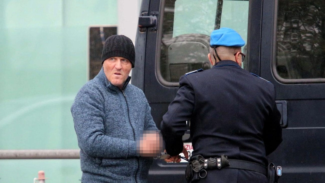 Luciano Biffi durante l’arrivo in tribunale