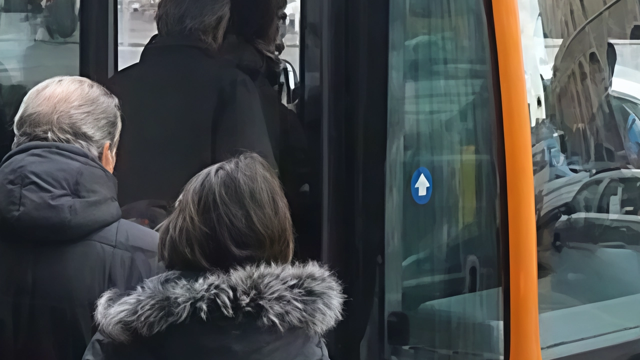 Saronno, sul bus con la mamma. Sanzione revocata Saronno, sul bus con la mamma. Sanzione revocata