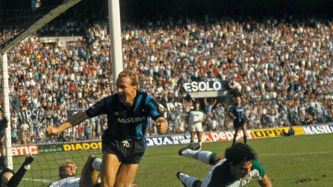 Rummenigge riflette sulla finale mancata del Bayern e loda l'Inter e il PSG per la loro crescita e strategia.