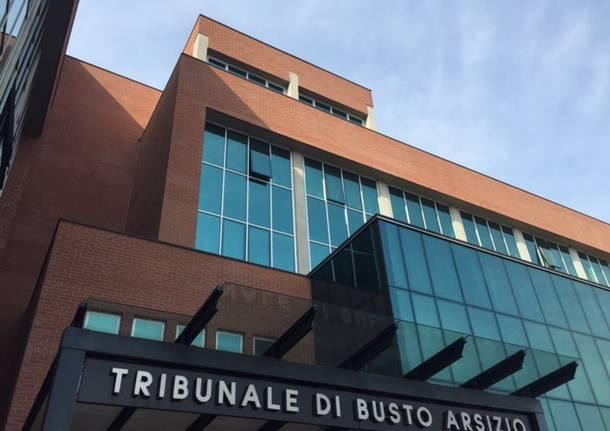 Busto Arsizio, in Tribunale la rissa del 2017 fuori dallo Studio 54. Ma ci sono più dubbi che certezze Busto Arsizio, in Tribunale la rissa del 2017 fuori dallo Studio 54. Ma ci sono più dubbi che certezze