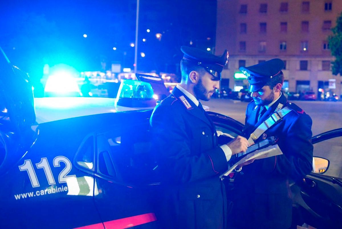 Garlasco, rissa tra sei giovani nel parcheggio. Poco dopo scoppia una lite tra due ragazze. E uno dei fidanzati finisce in ospedale Garlasco, rissa tra sei giovani nel parcheggio. Poco dopo scoppia una lite tra due ragazze. E uno dei fidanzati finisce in ospedale