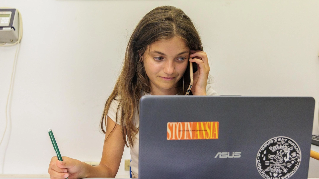 Afol Monza e Brianza offre corsi gratuiti di formazione digitale per disoccupati tra i 34 e i 50 anni, con focus su facilitatore digitale, content curator e marketer digitale. Durata 200 ore, supporto post-corso incluso. Contattare m.angeli@afolmb.it per info. Afol Monza e Brianza offre corsi gratuiti di formazione digitale per disoccupati tra i 34 e i 50 anni, con focus su facilitatore digitale, content curator e marketer digitale. Durata 200 ore, supporto post-corso incluso. Contattare m.angeli@afolmb.it per info.