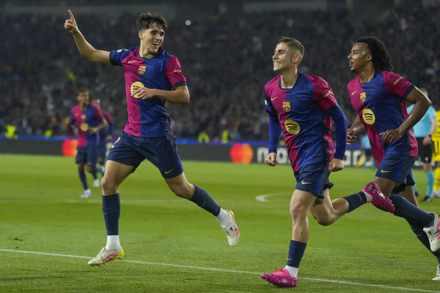 Inter vs Barcellona: Esperienza contro Gioventù nella Sfida di Champions League