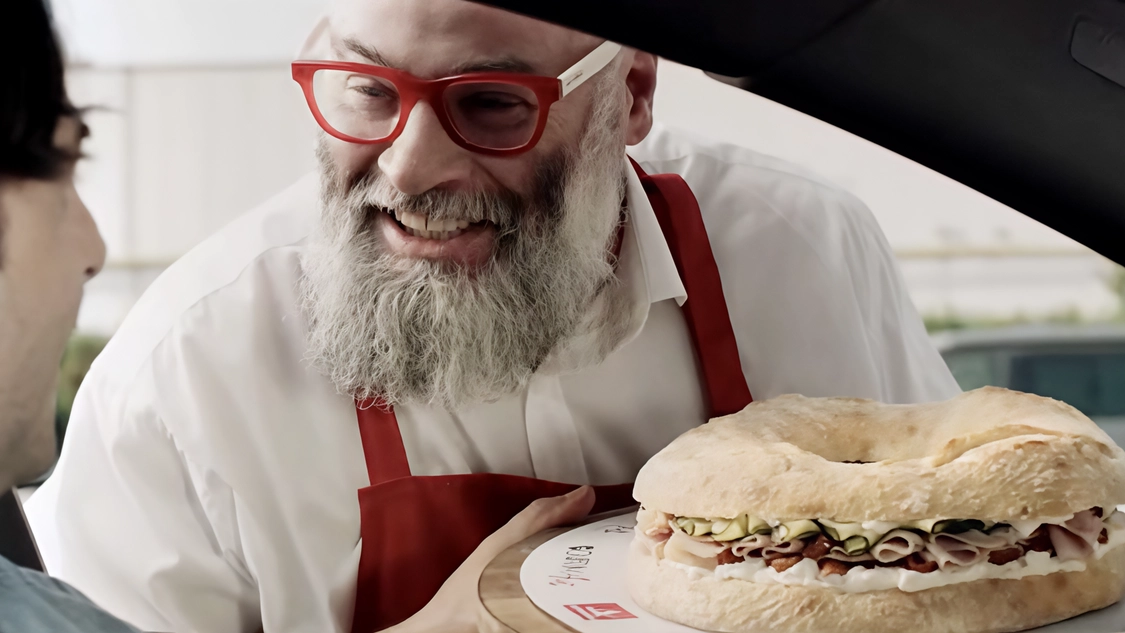 Torna l’iniziativa estiva della brigata di PizzAut: basta un panino in Autogrill Torna l’iniziativa estiva della brigata di PizzAut: basta un panino in Autogrill