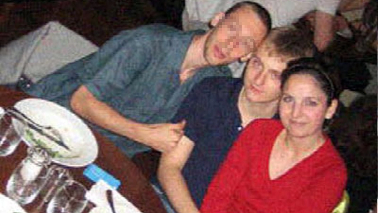 Alberto Stasi con Chiara Poggi e l'amico Marco Panzarasa a Londra