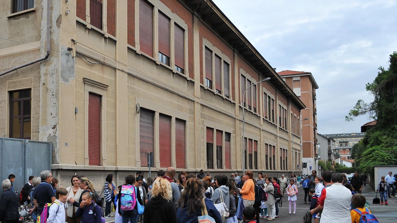 All’istituto Carducci sarà riqualificata la palestra dove piove dal soffitto All’istituto Carducci sarà riqualificata la palestra dove piove dal soffitto