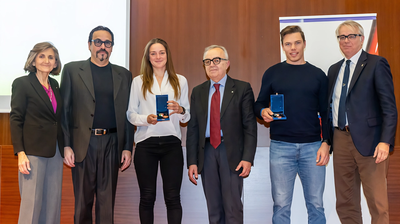 Basiglio rende omaggio a chi ha raggiunto il successo con passione e impegno. Premiati dal Coni i campioni Alice Bagnoli, Marco Di Pilato e Claudia Peretti . Basiglio rende omaggio a chi ha raggiunto il successo con passione e impegno. Premiati dal Coni i campioni Alice Bagnoli, Marco Di Pilato e Claudia Peretti .