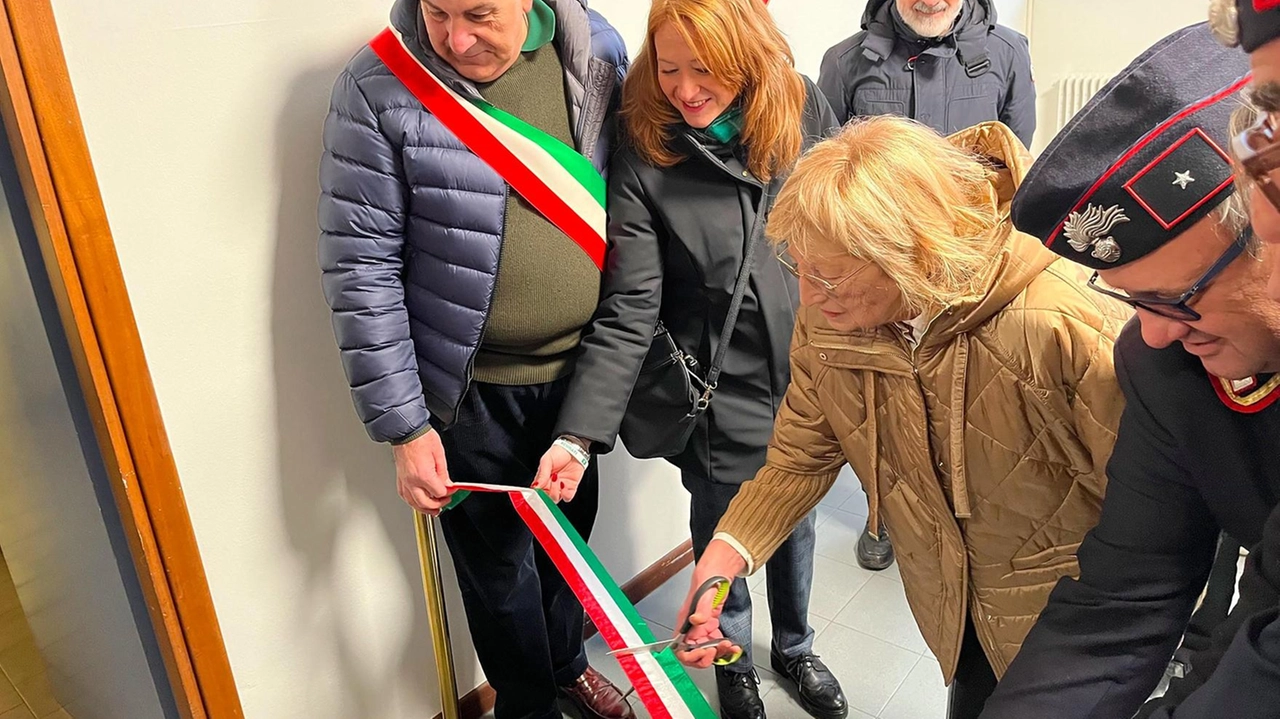 Inaugurata nuova sede autonoma dell'Associazione nazionale carabinieri a Garbagnate Milanese, intitolata al brigadiere Quinto Profili. Cerimonia di apertura con autorità e ricordo delle attività dell'associazione. Inaugurata nuova sede autonoma dell'Associazione nazionale carabinieri a Garbagnate Milanese, intitolata al brigadiere Quinto Profili. Cerimonia di apertura con autorità e ricordo delle attività dell'associazione.